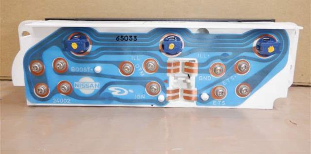 米*)様 絶版 BCNR33 後期型　純正 3連メーター　スカイライン　R33