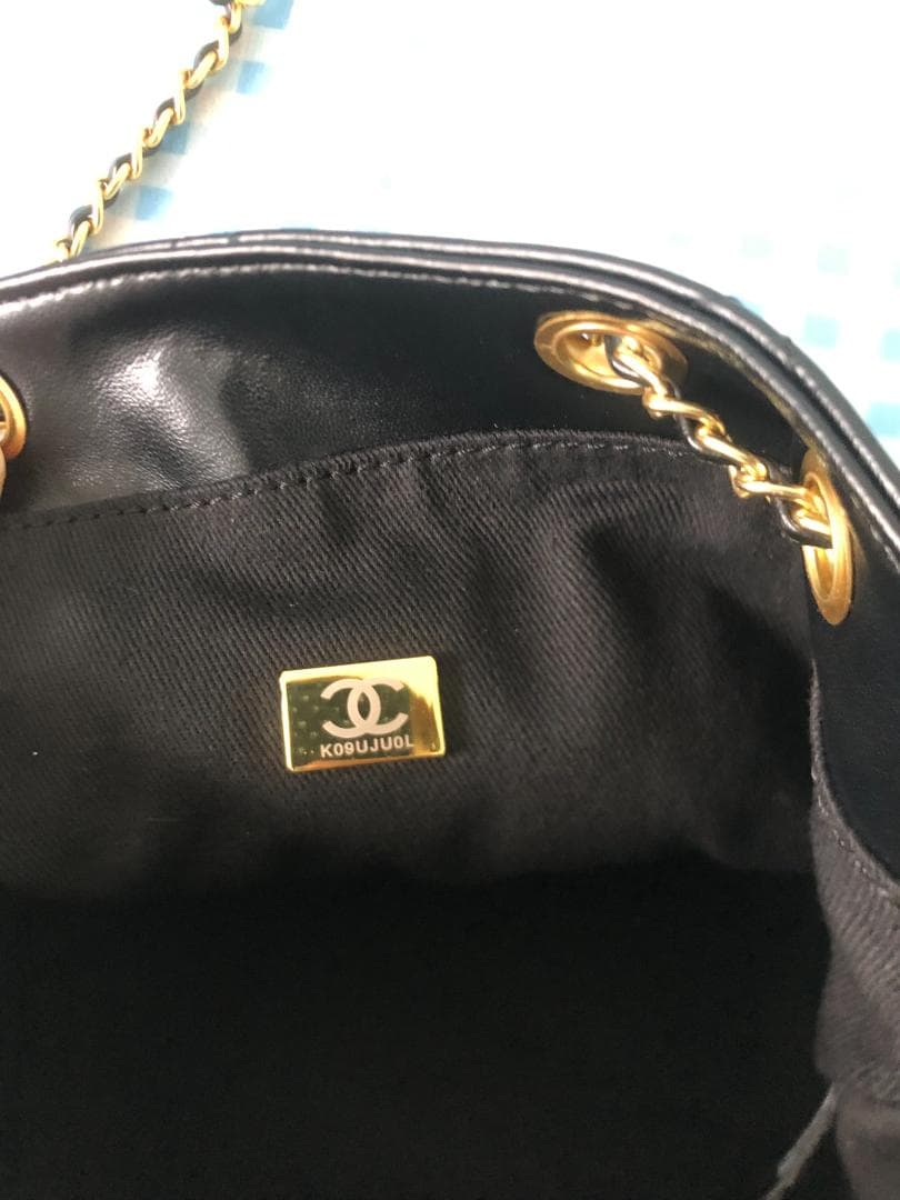 ショルダーバッグ　ノベルティ　ブラック　ゴールドロゴ　バッグ