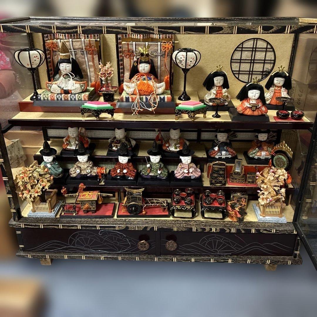 木目込み雛人形　十五人揃いの雛人形 ガラスケース付き