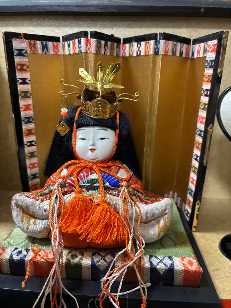 木目込み雛人形　十五人揃いの雛人形 ガラスケース付き