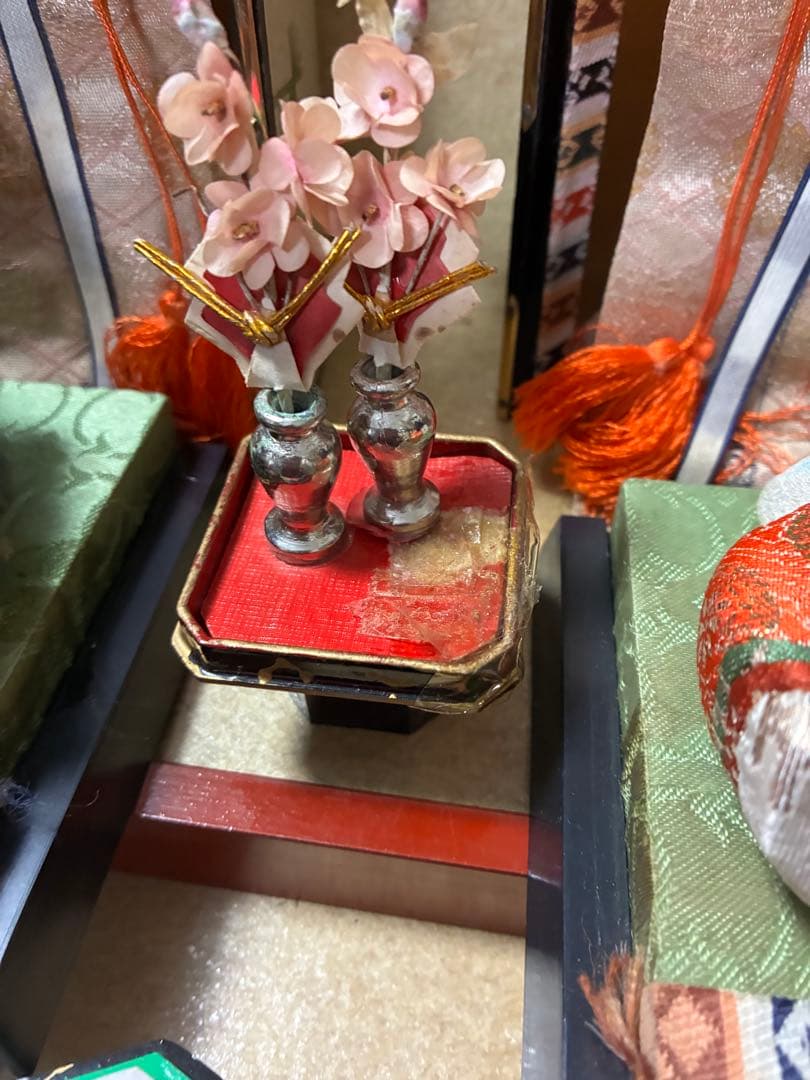 木目込み雛人形　十五人揃いの雛人形 ガラスケース付き