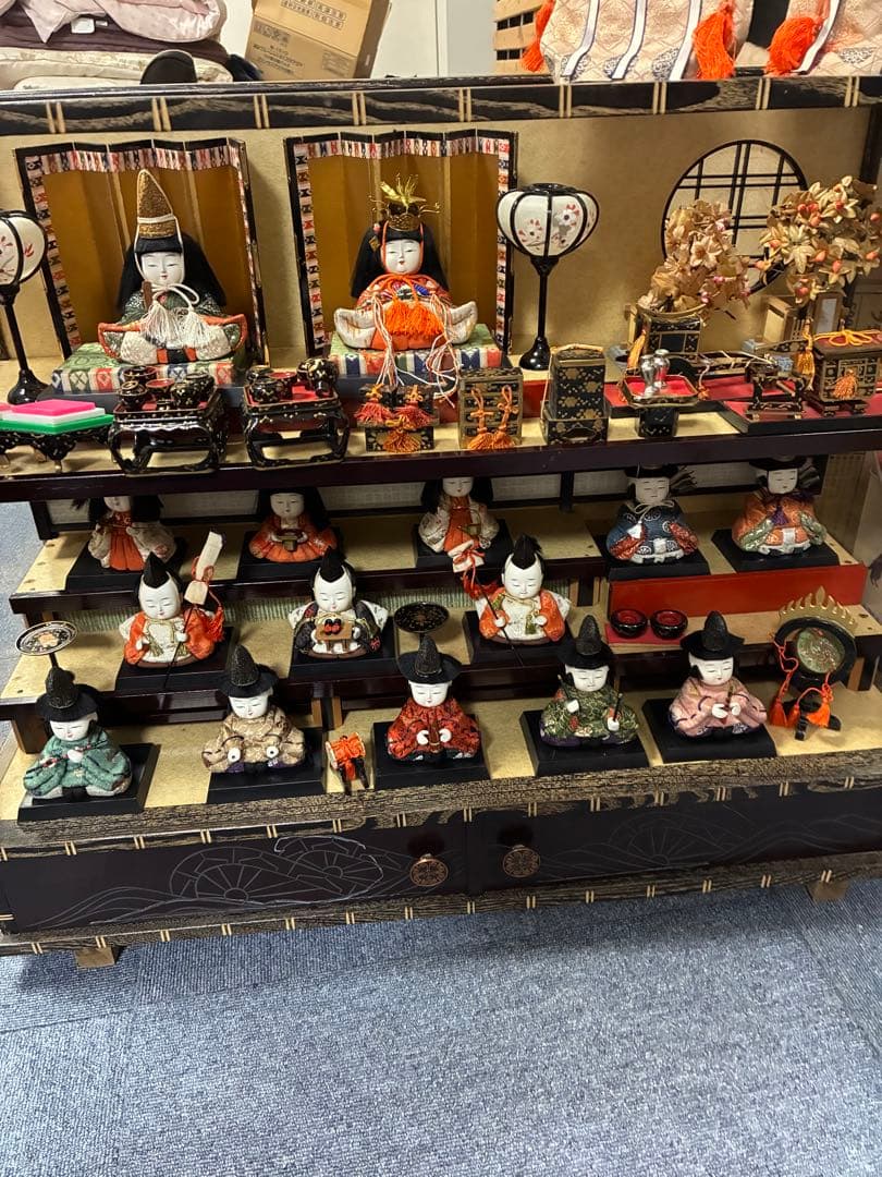 木目込み雛人形　十五人揃いの雛人形 ガラスケース付き