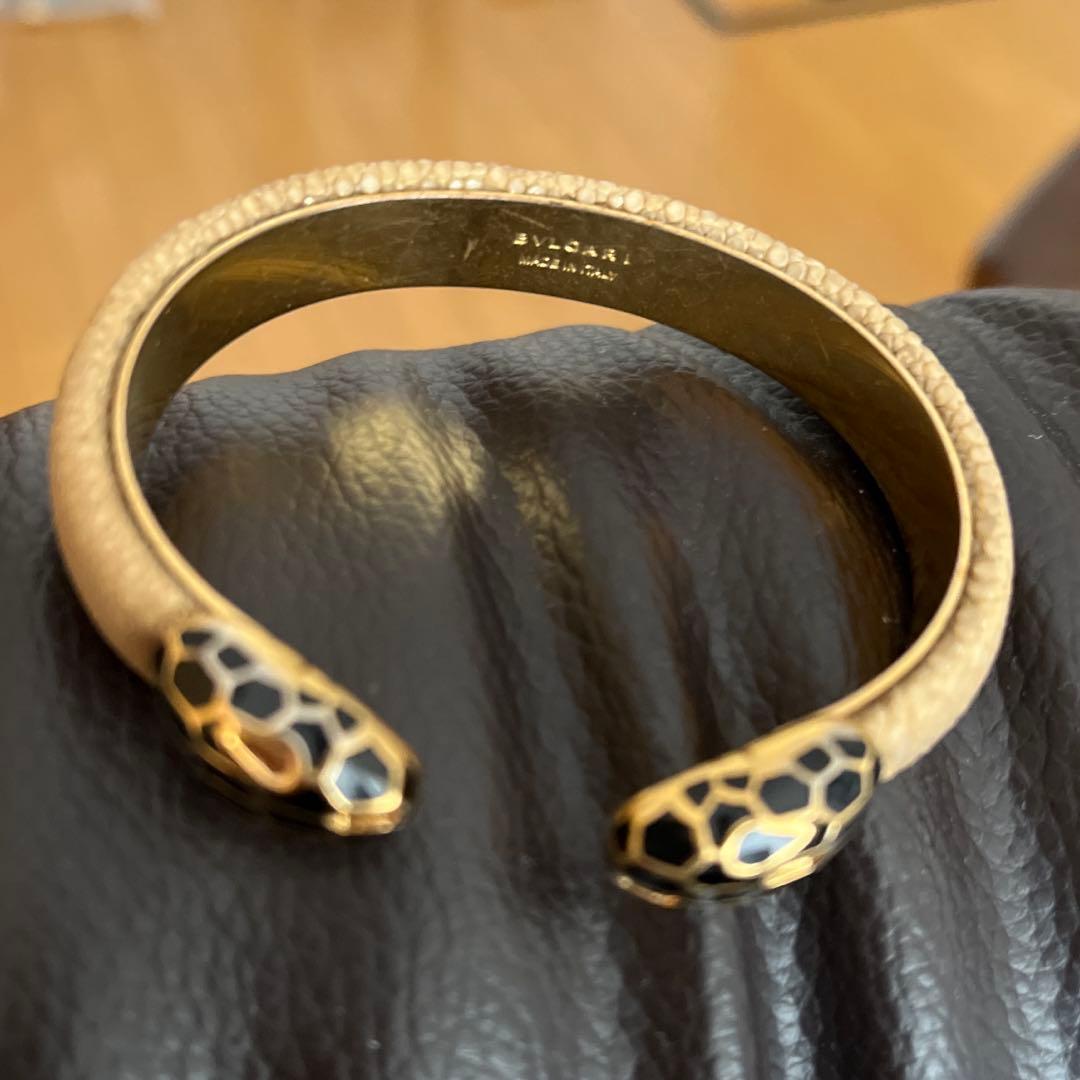 ブルガリ　セルペンティフォーエバー　バングル