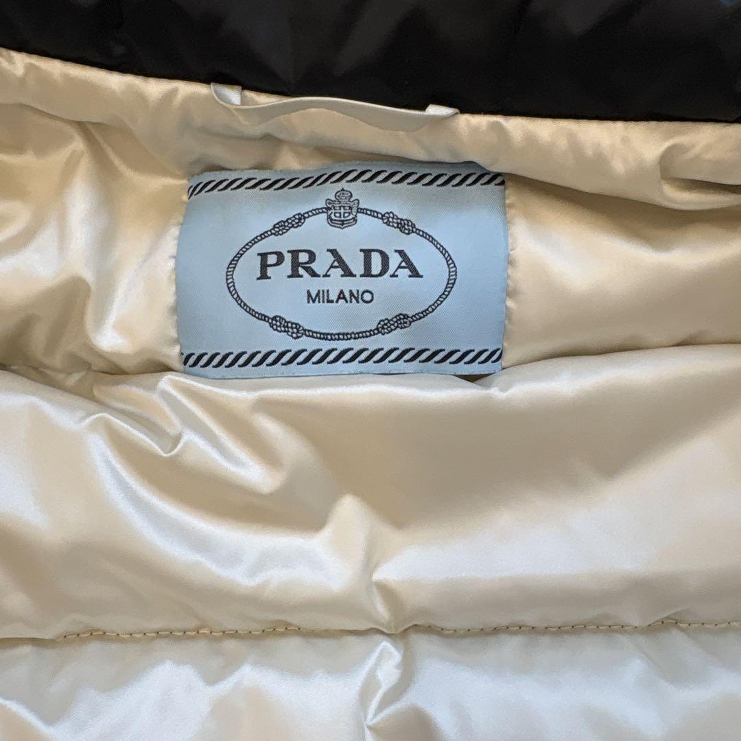 PRADA ブラック ダウンベスト