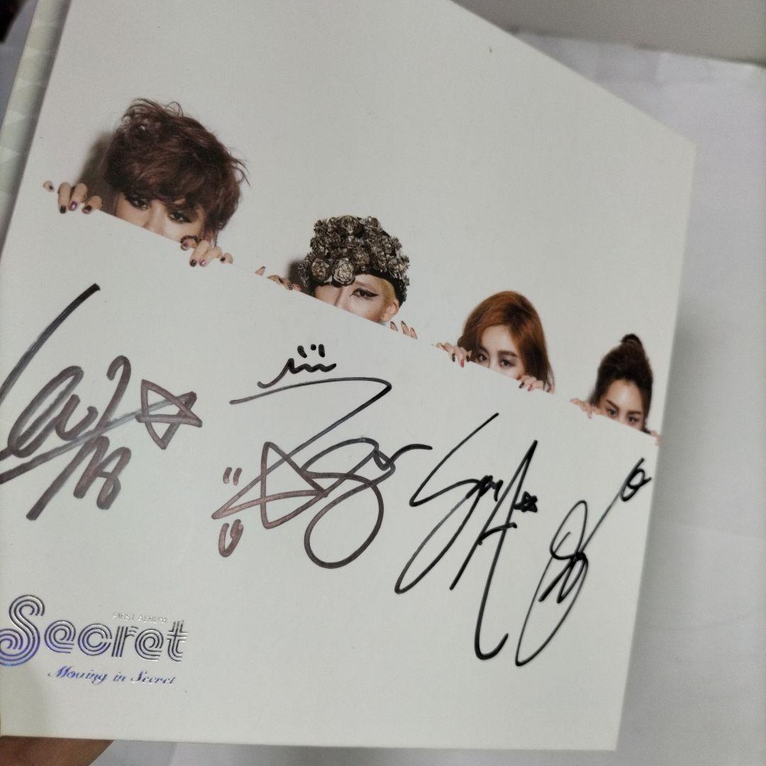 メンバー全員の直筆サイン入り⭐Secret⭐Moving in Secret