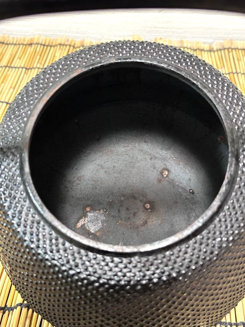 未使用品、保管品　南部岩鋳 四代目清末作 １５型　九重アラレ　南部鉄瓶