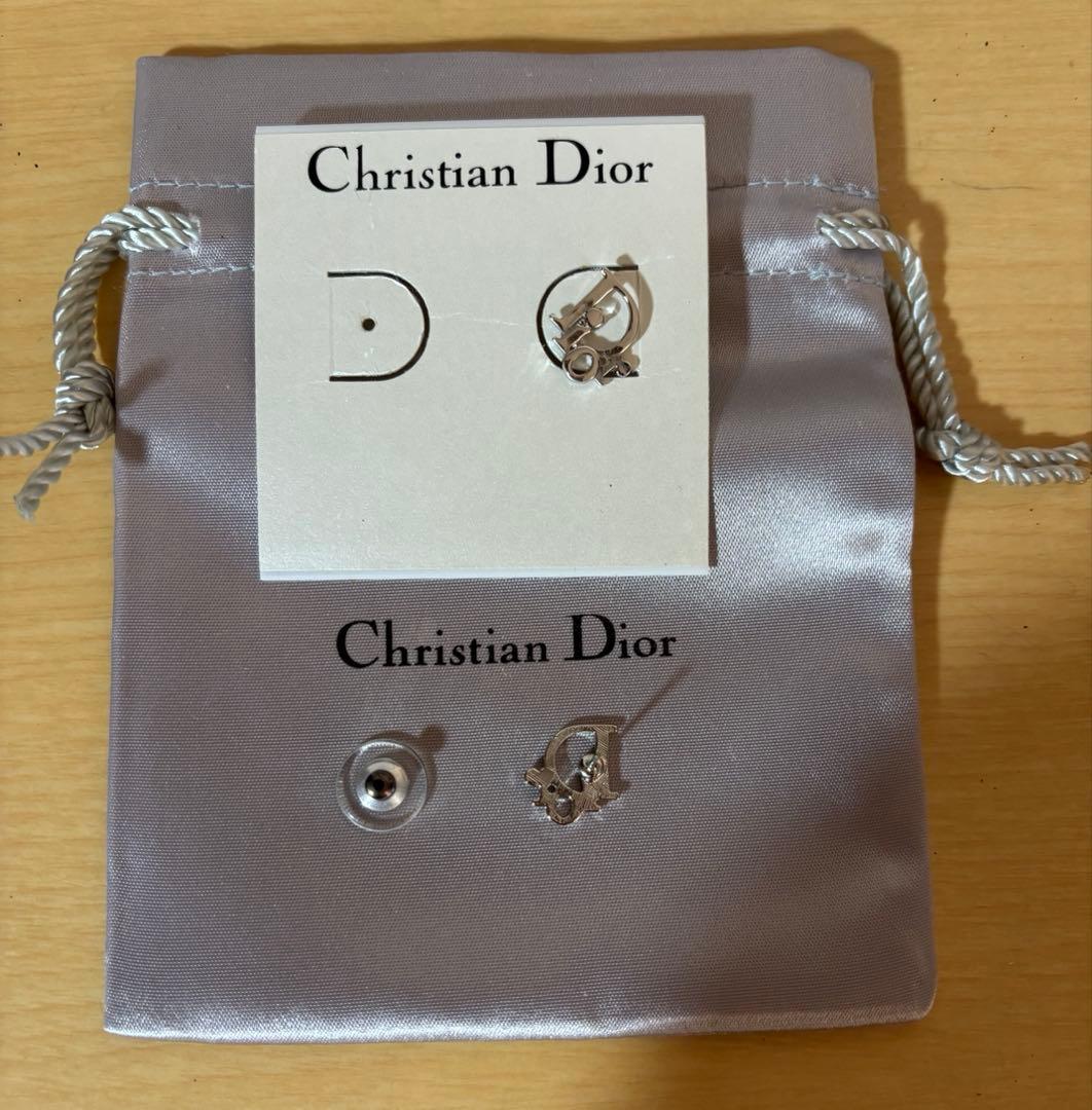 New123Christian Dior Dロゴピアス シルバー新品未使用