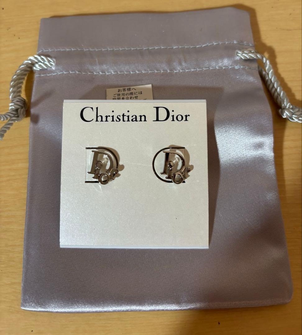 New123Christian Dior Dロゴピアス シルバー新品未使用