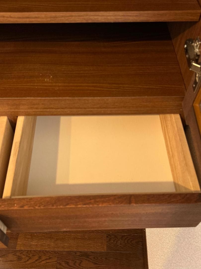 unico ストラーダ（木枠）食器棚／カップボード　※前面無垢材