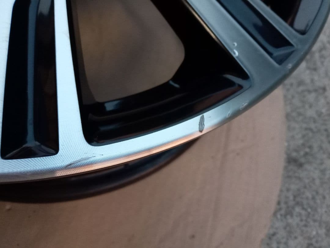 ダイハツ純正ブラックポリッシュホイール