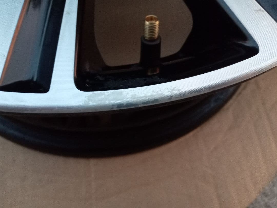 ダイハツ純正ブラックポリッシュホイール