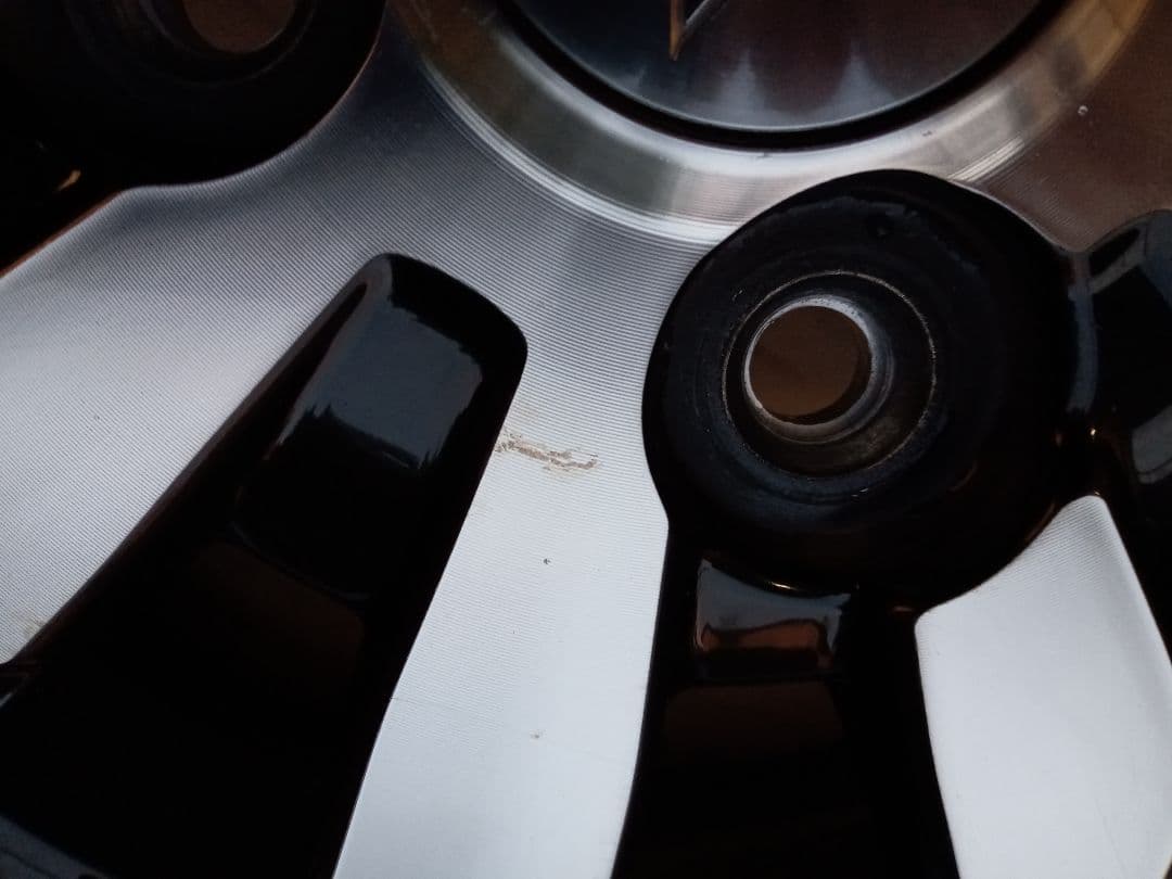 ダイハツ純正ブラックポリッシュホイール