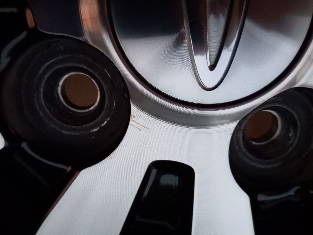 ダイハツ純正ブラックポリッシュホイール