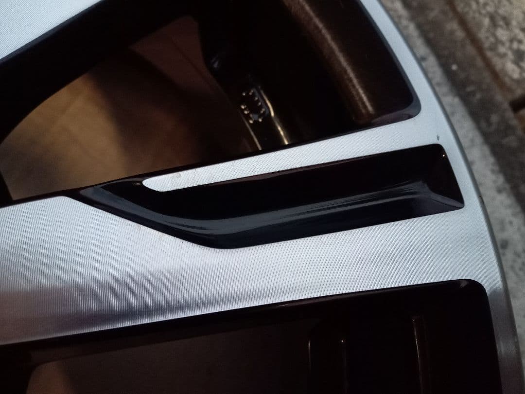 ダイハツ純正ブラックポリッシュホイール