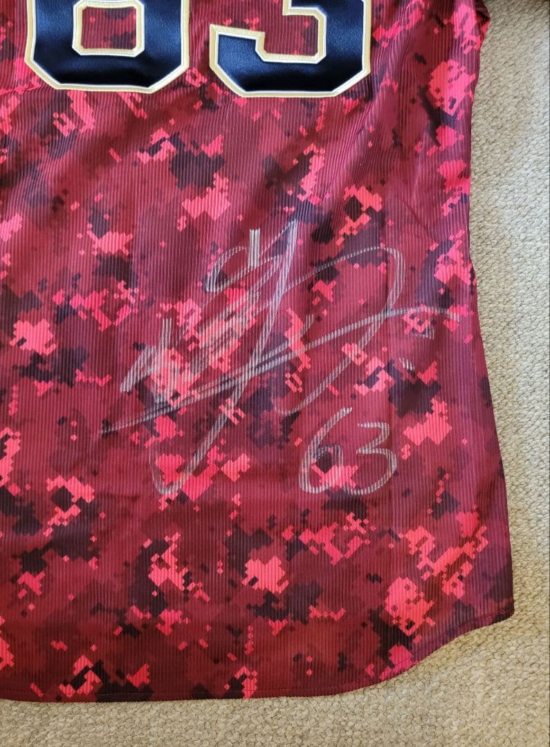 山﨑颯一郎選手　直筆サイン入りオーセンティックユニフォーム