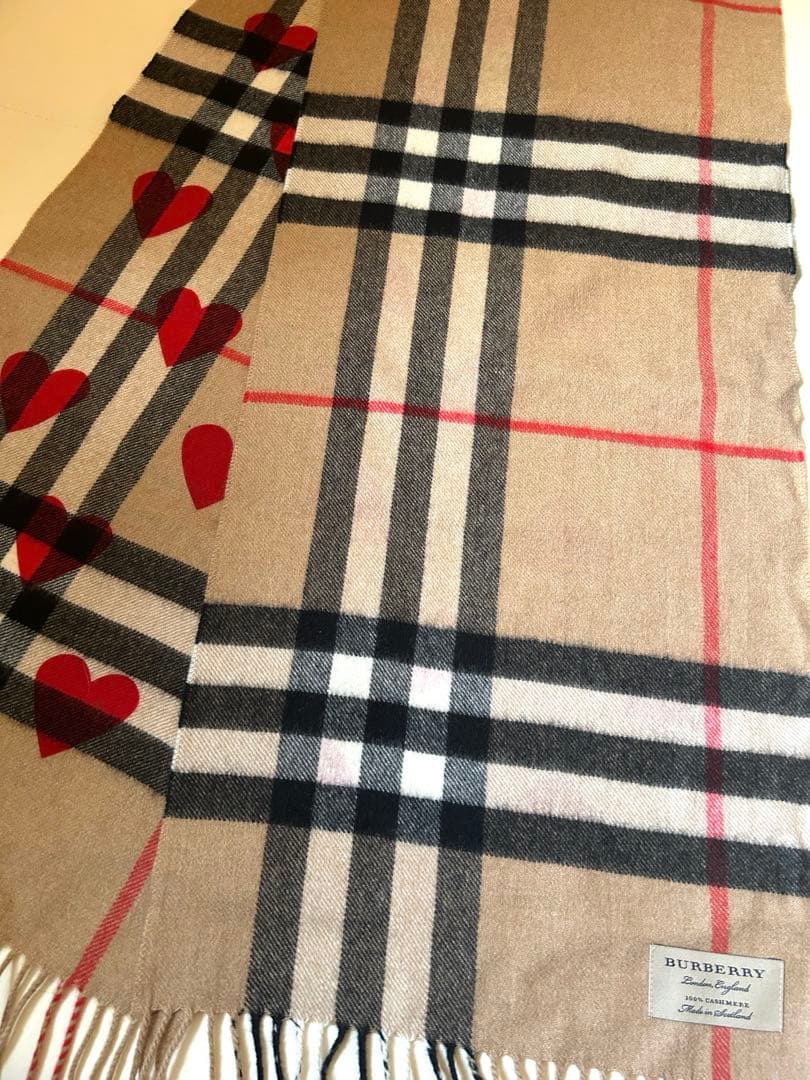 【未使用】Burberry ハート柄マフラー ウール100%