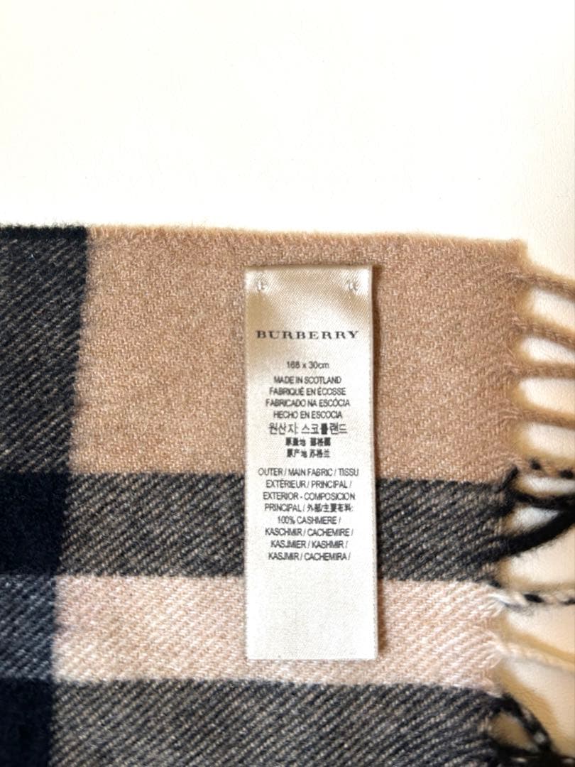 【未使用】Burberry ハート柄マフラー ウール100%
