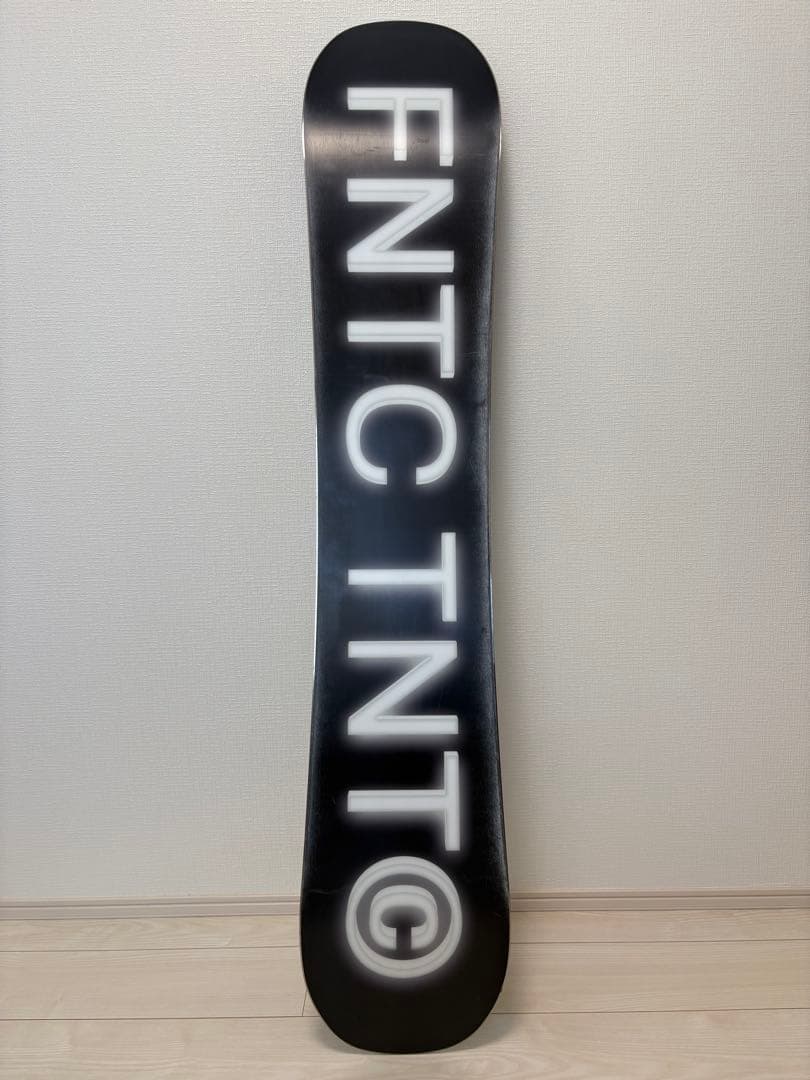 TNTC 143 スノーボード FLUXバインディングS、ケース付