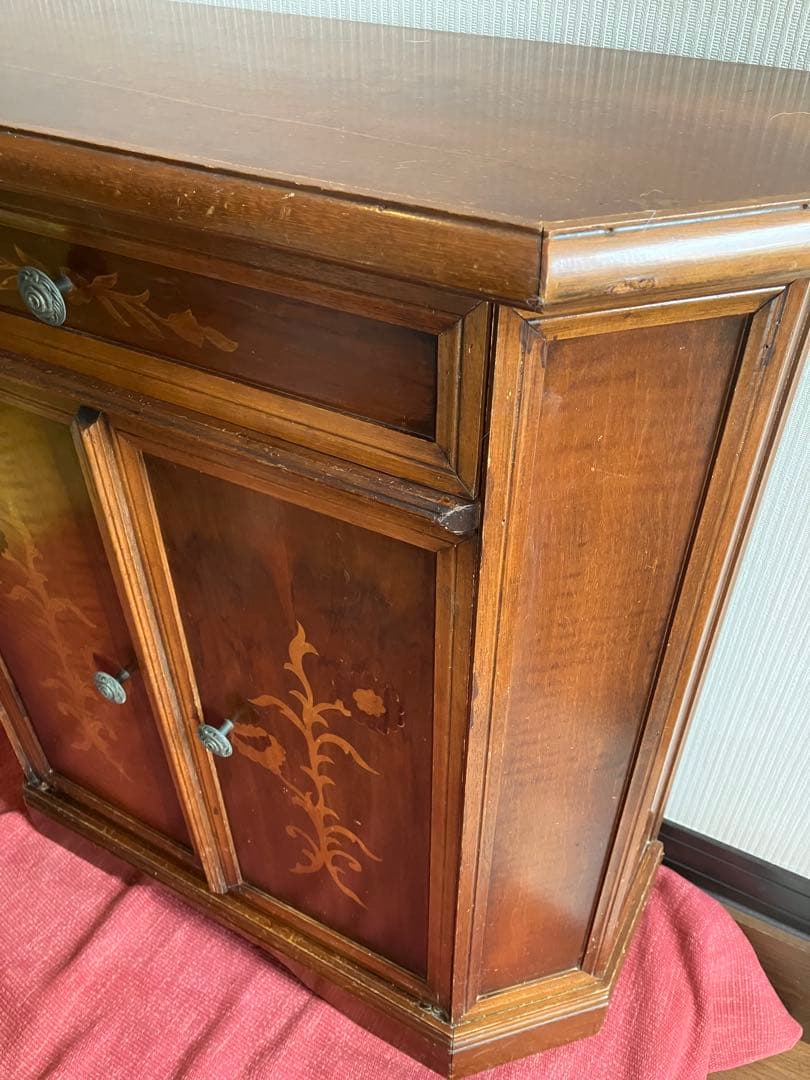 木製キャビネット　フローラルインレイ象嵌細工