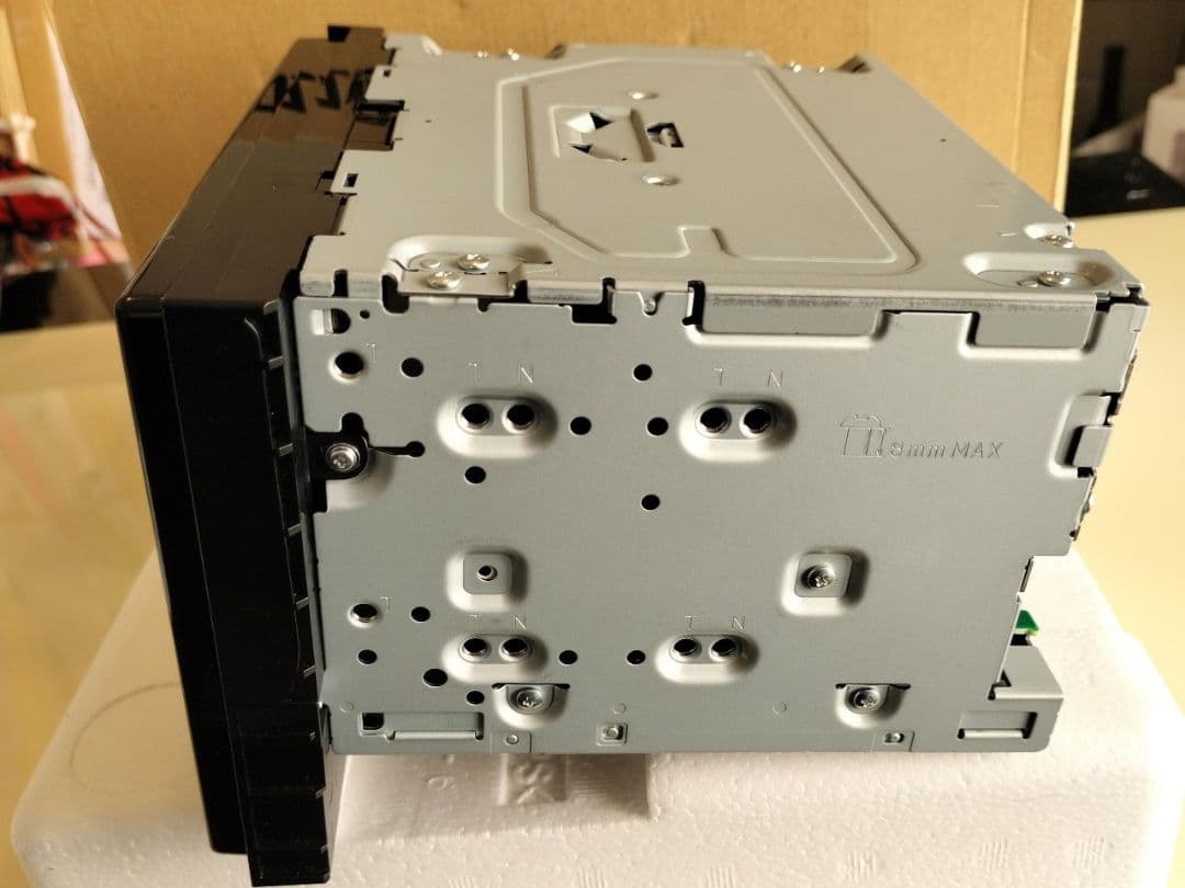 パチ　カロッツェリア　楽ナビ　AVIC-RL821-D　美品