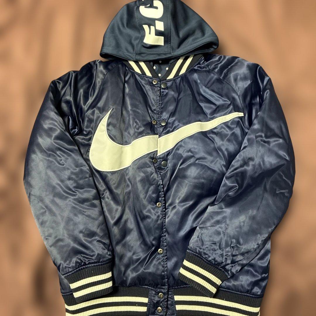 ブリストル✕Nike フード付き ネイビーサテンスタジャン　サイズ Ｌ