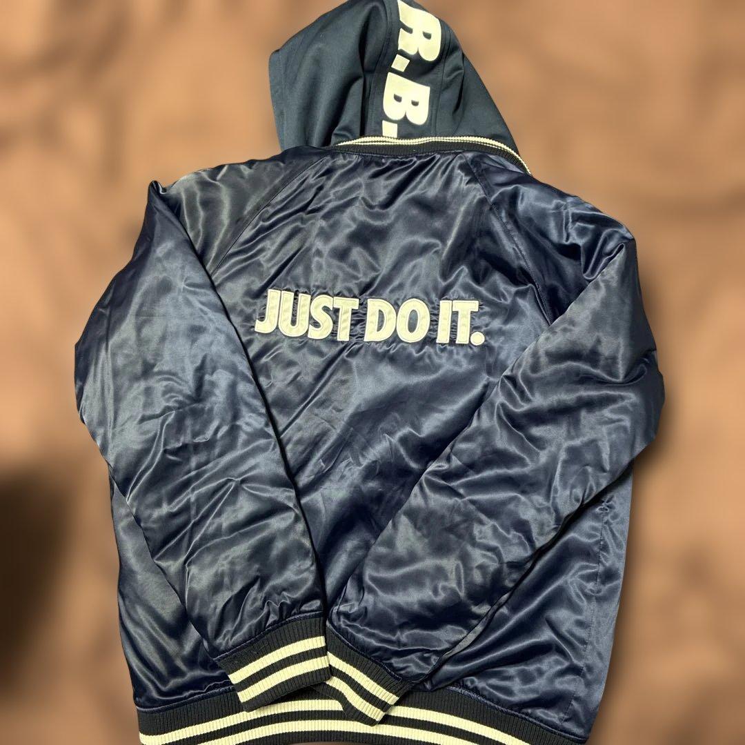 ブリストル✕Nike フード付き ネイビーサテンスタジャン　サイズ Ｌ