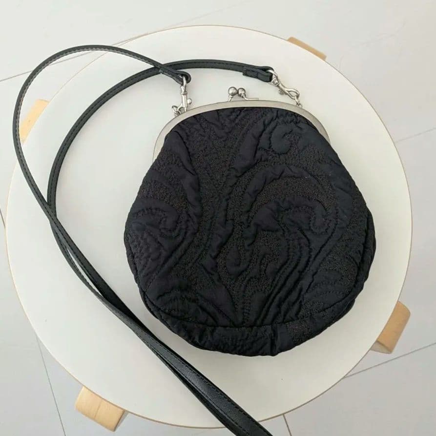 キルティング　がま口　ショルダーバッグ