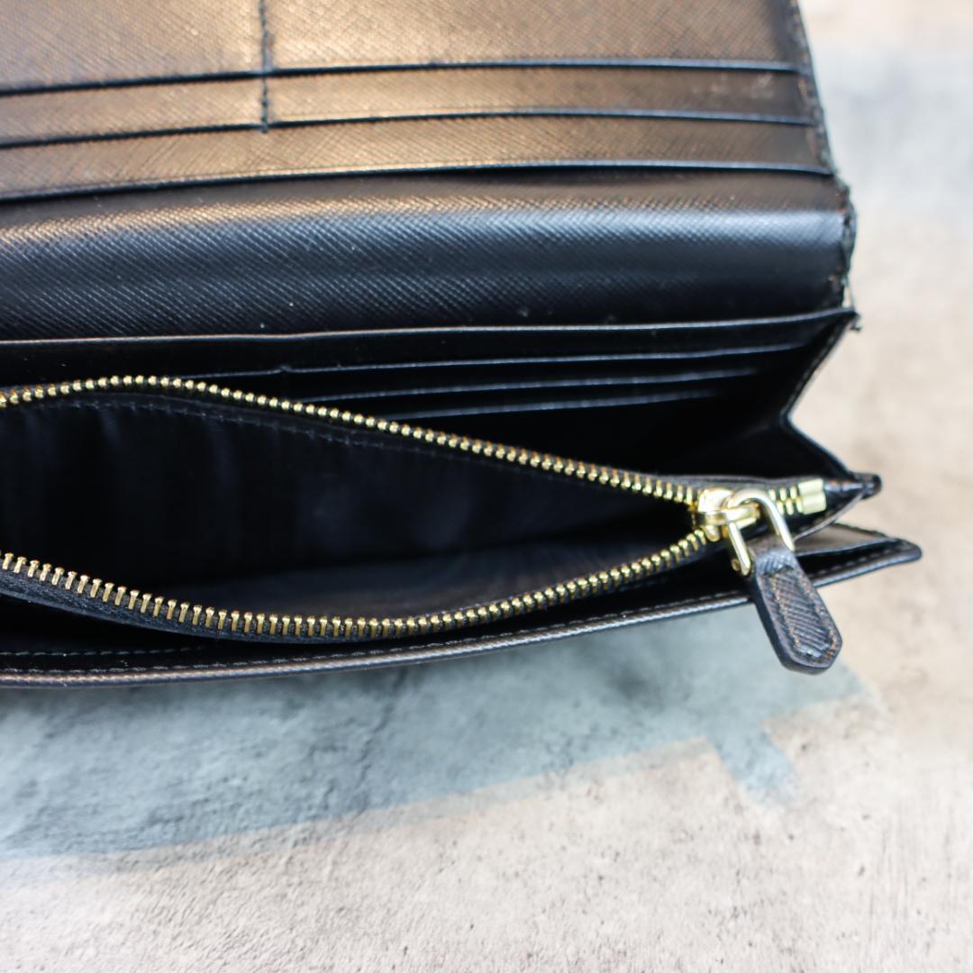 PRADA（プラダ） ロゴプレート 長財布 メンズ レディース