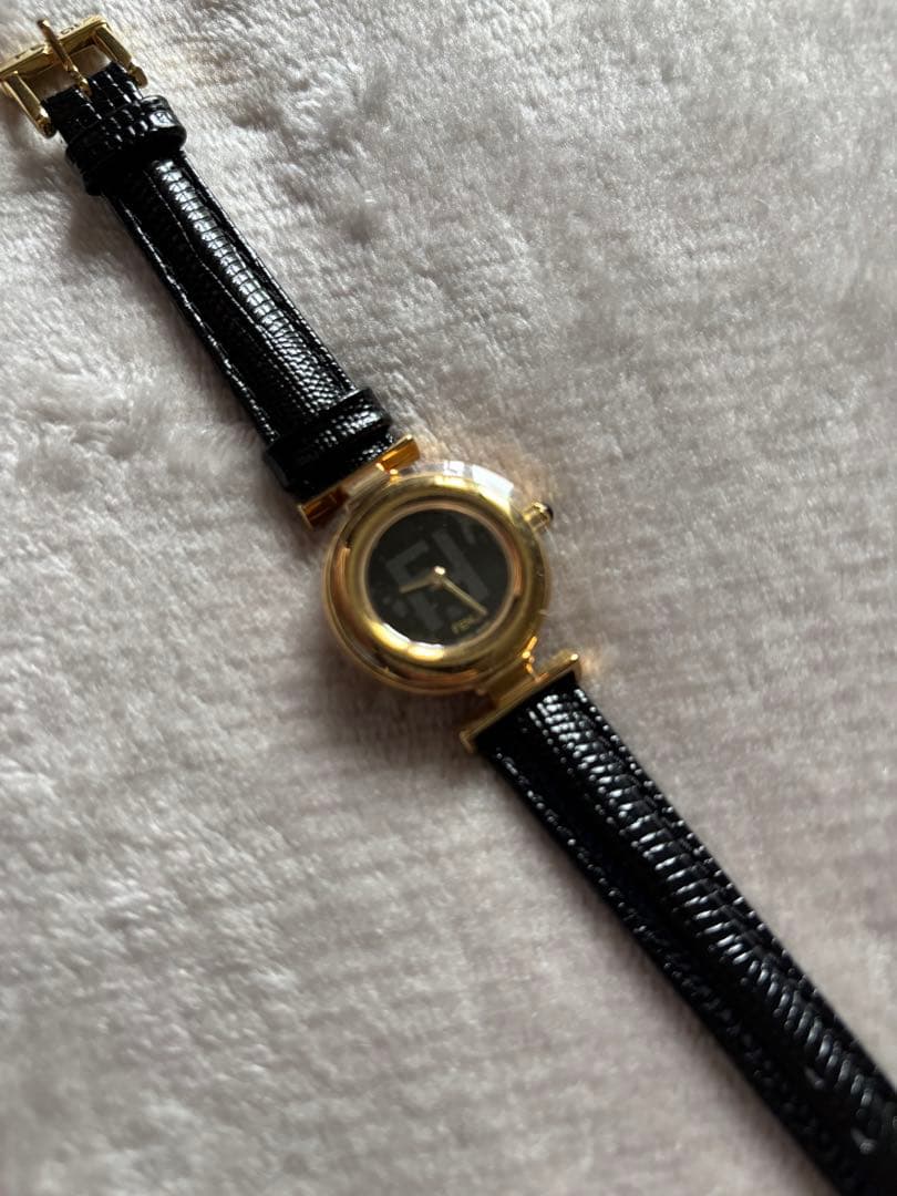 【ジャンク品】FENDI 黒 レザーベルト 時計 ゴールド金具