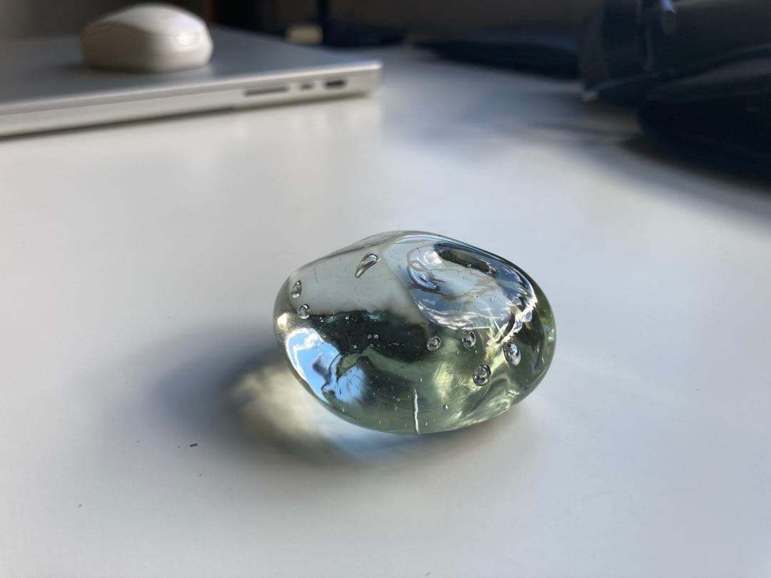 おおやぶみよ ガラスストーンオブジェ　沖縄　雨晴