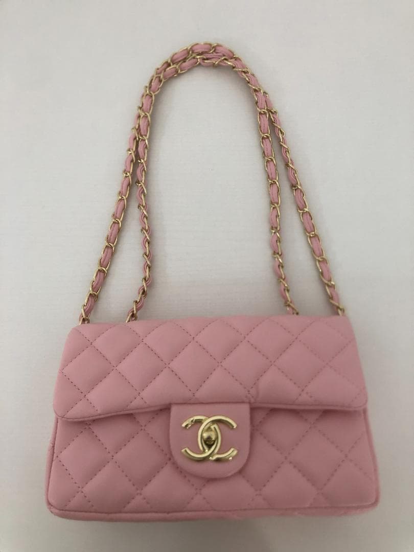 バッグ　ピンク　ハンドバッグ　レザー　ロゴ　おしゃれ　チェーン