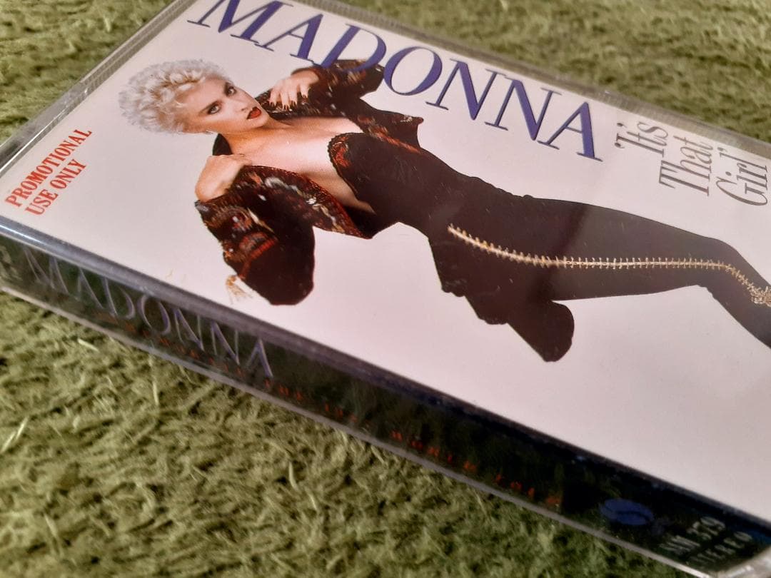 マドンナ　It's That Girl　UK製 貴重 シングルベスト集 カセット