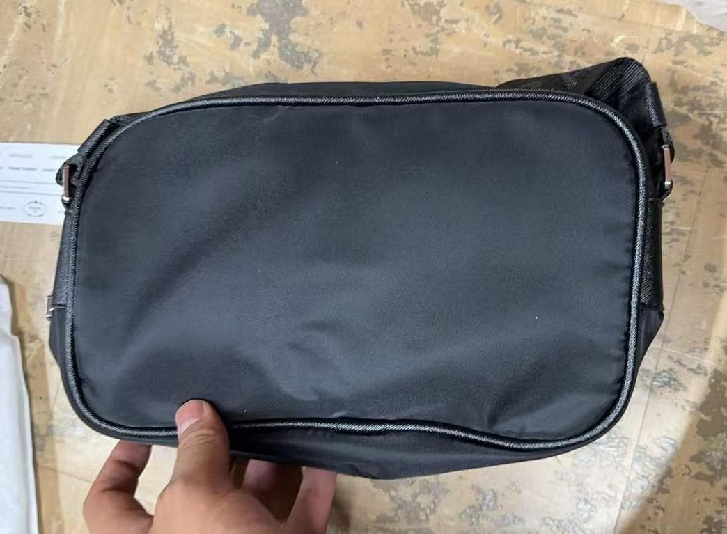 VIP顧客・プラダ再生ナイロンとサフィアーノレザー ショルダーバッグ