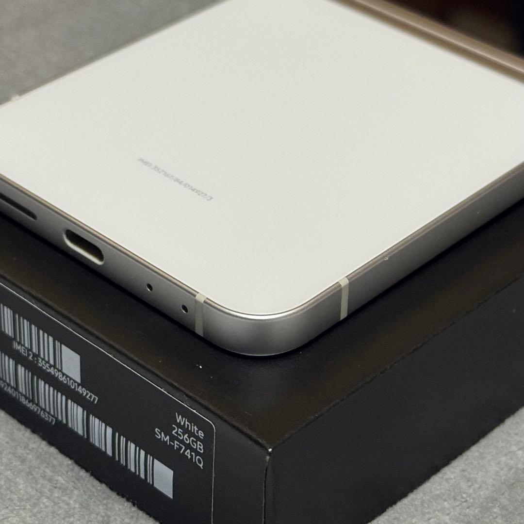 【ジャンク】Samsung Galaxy Z Flip6 256GB