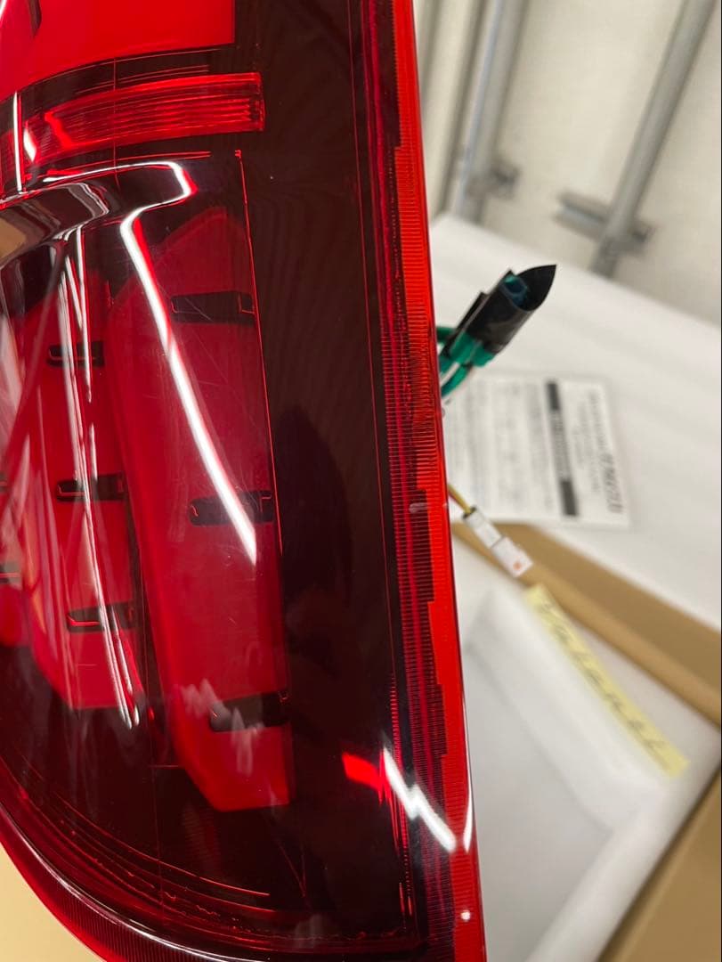 bryov☺︎ Valenti ULTRA テールランプ レッド