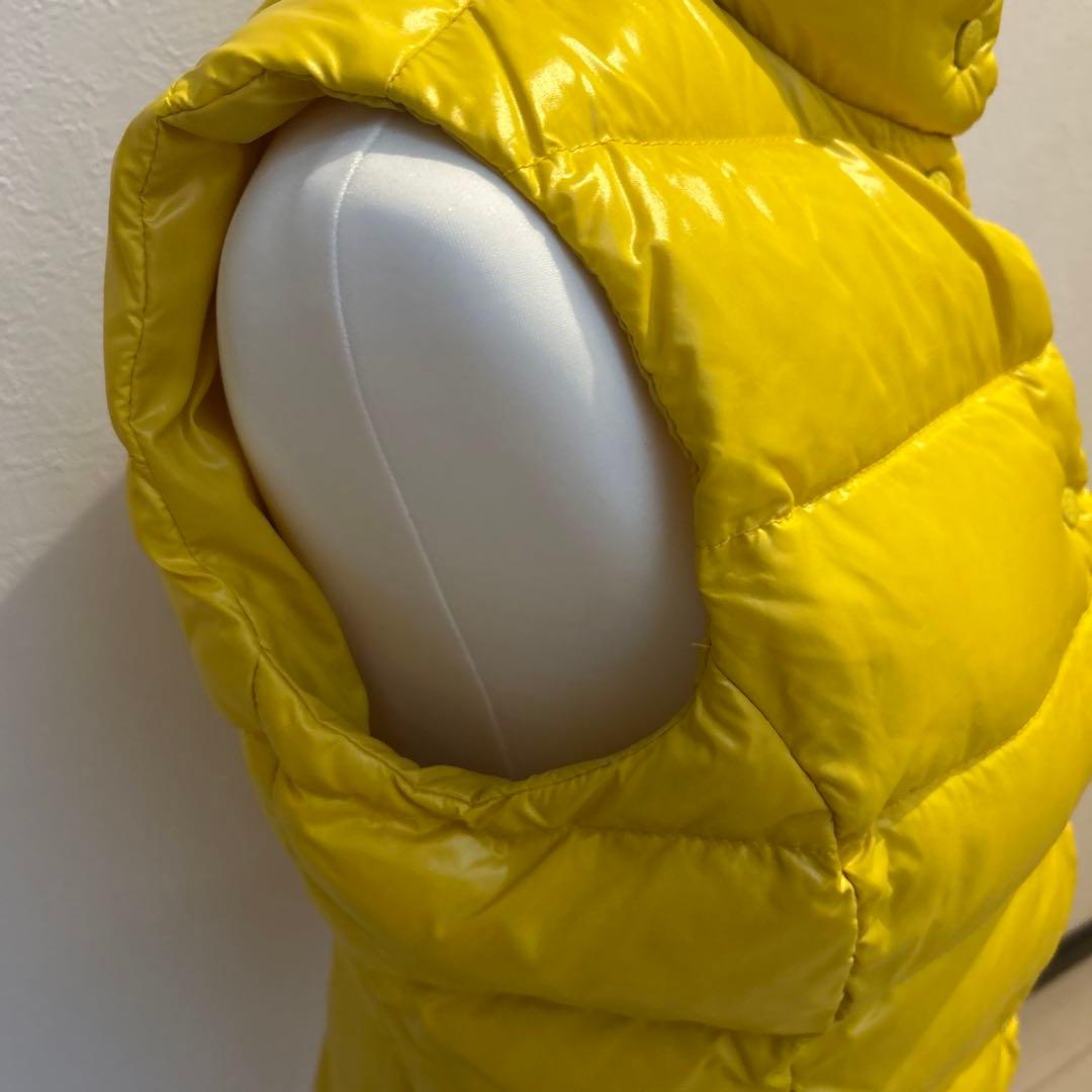美品MONCLER ダウンベストレディース