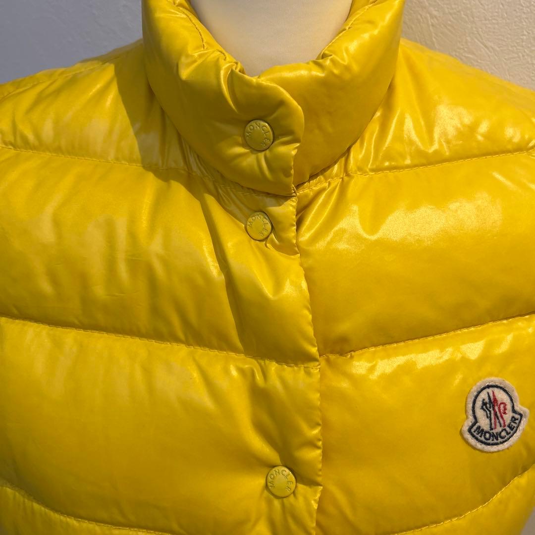 美品MONCLER ダウンベストレディース