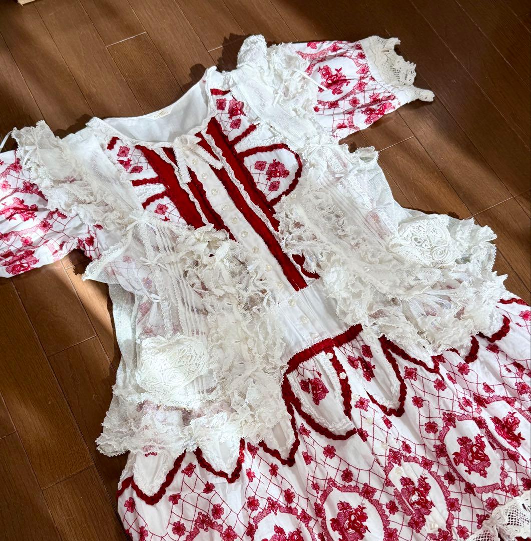 ス*ラ様 ピンクハウス♡ハートワッペン付き♡チュールレースのキャミソール