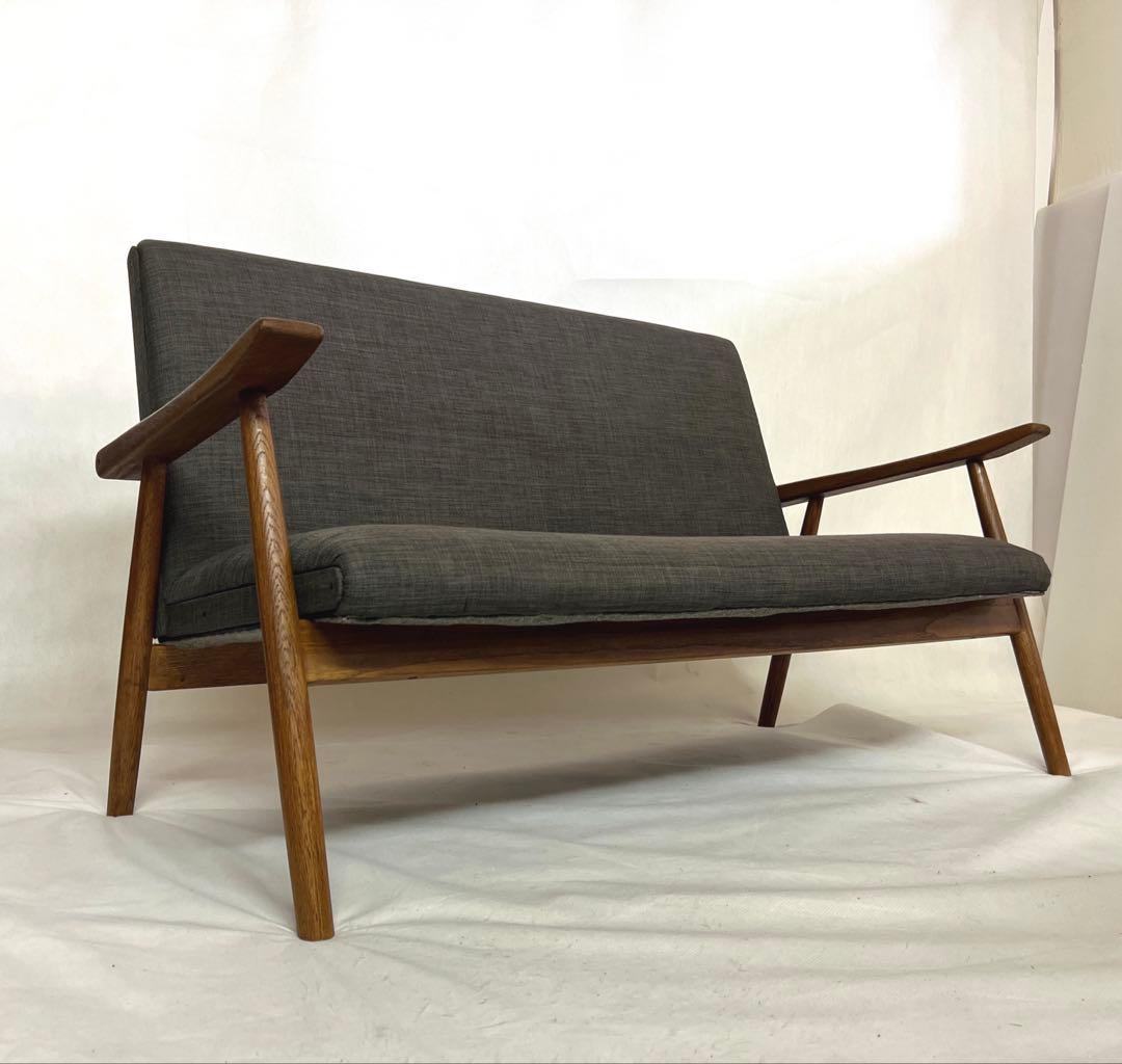 オーク無垢材フレームソファ・ダークグレーファブリック・横幅132cm