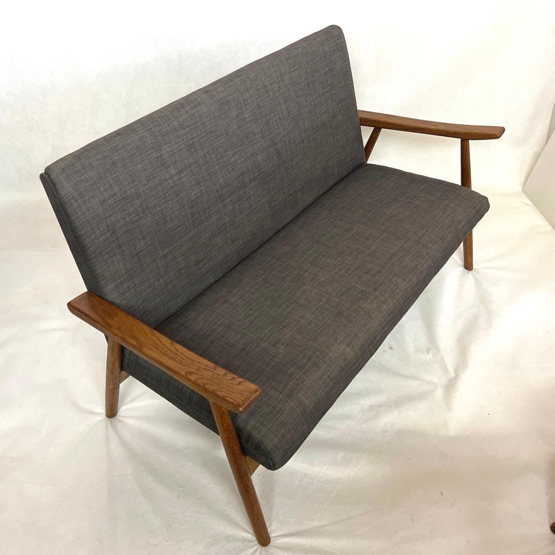 オーク無垢材フレームソファ・ダークグレーファブリック・横幅132cm