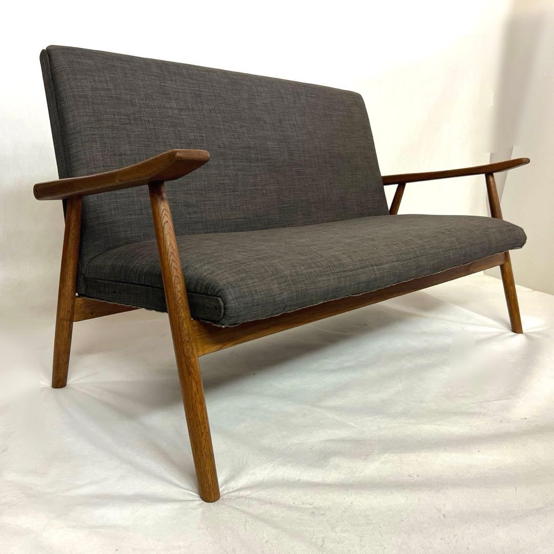 オーク無垢材フレームソファ・ダークグレーファブリック・横幅132cm