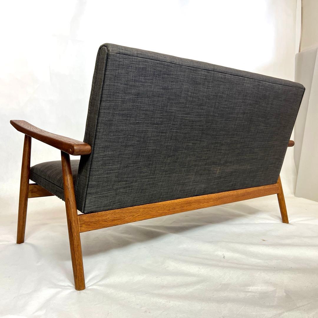 オーク無垢材フレームソファ・ダークグレーファブリック・横幅132cm