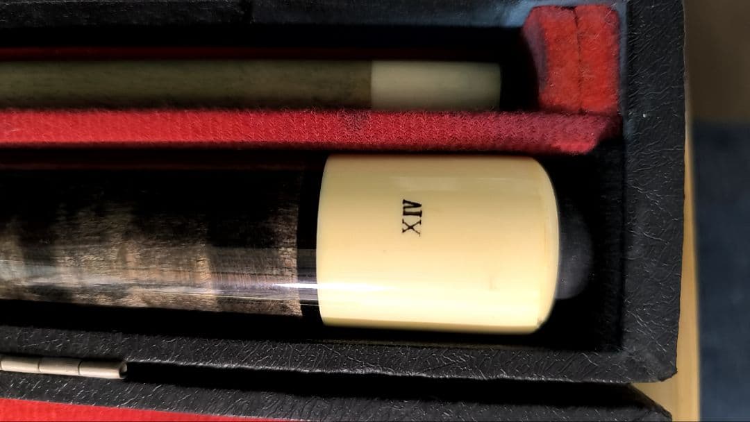 Adam XIV ビリヤードキュー (ケース、チョーク、カラーティップピック付)