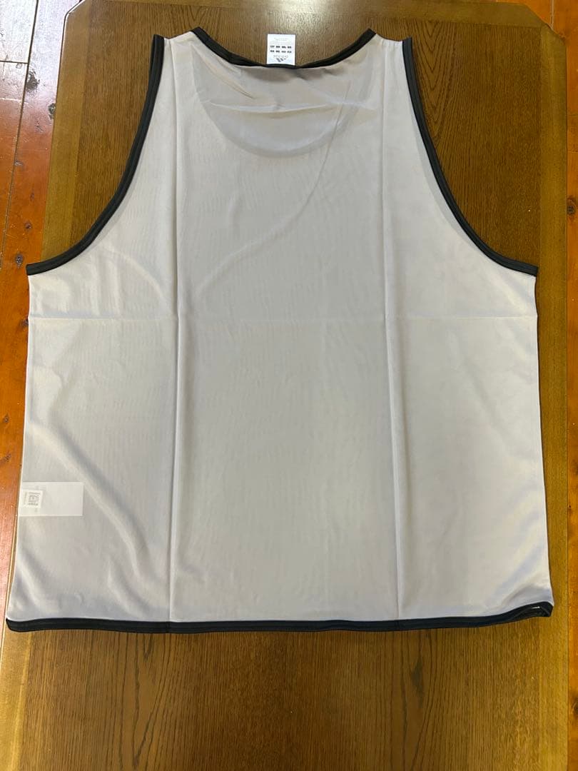 adidas トレーニング　ビブス グレー