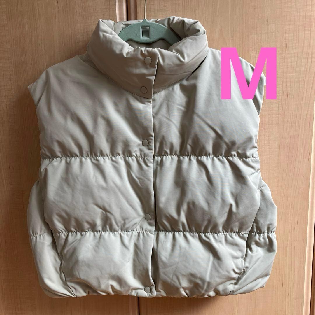 新品未使用　ユニクロCダウンクロップドベスト　ベージュ　Mサイズ