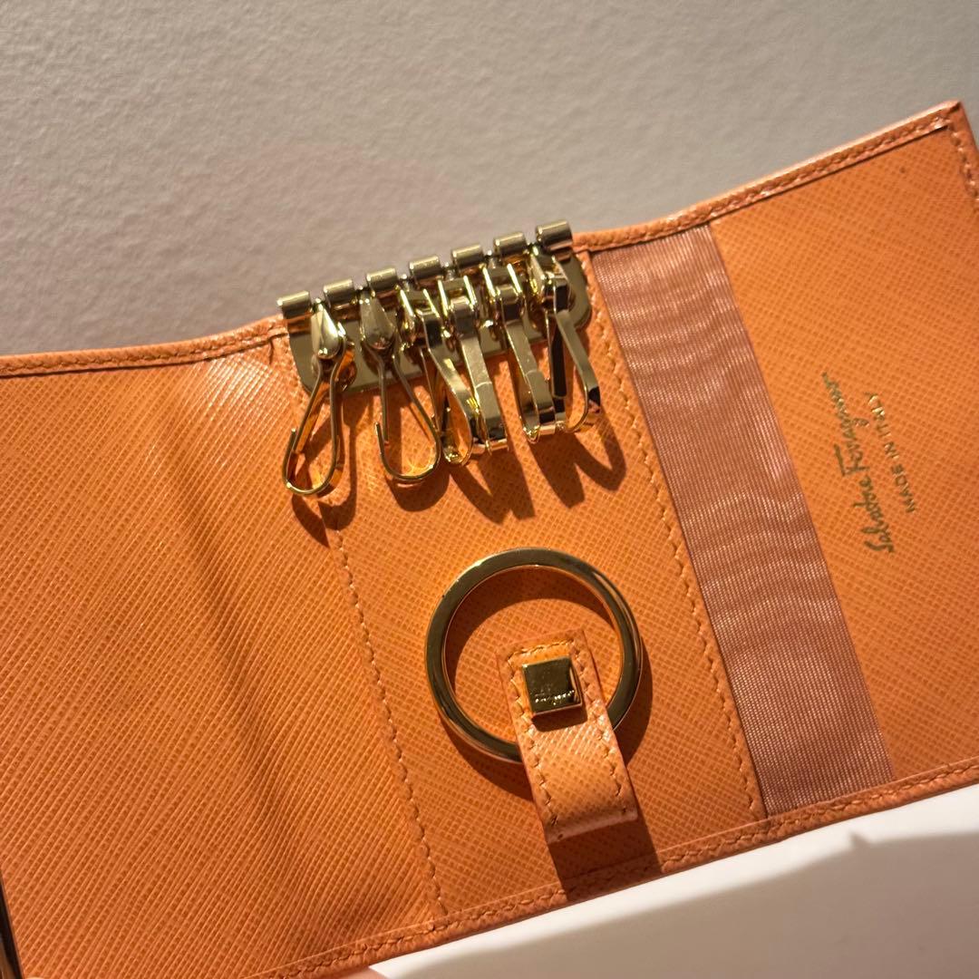 Salvatore Ferragamo キーケース