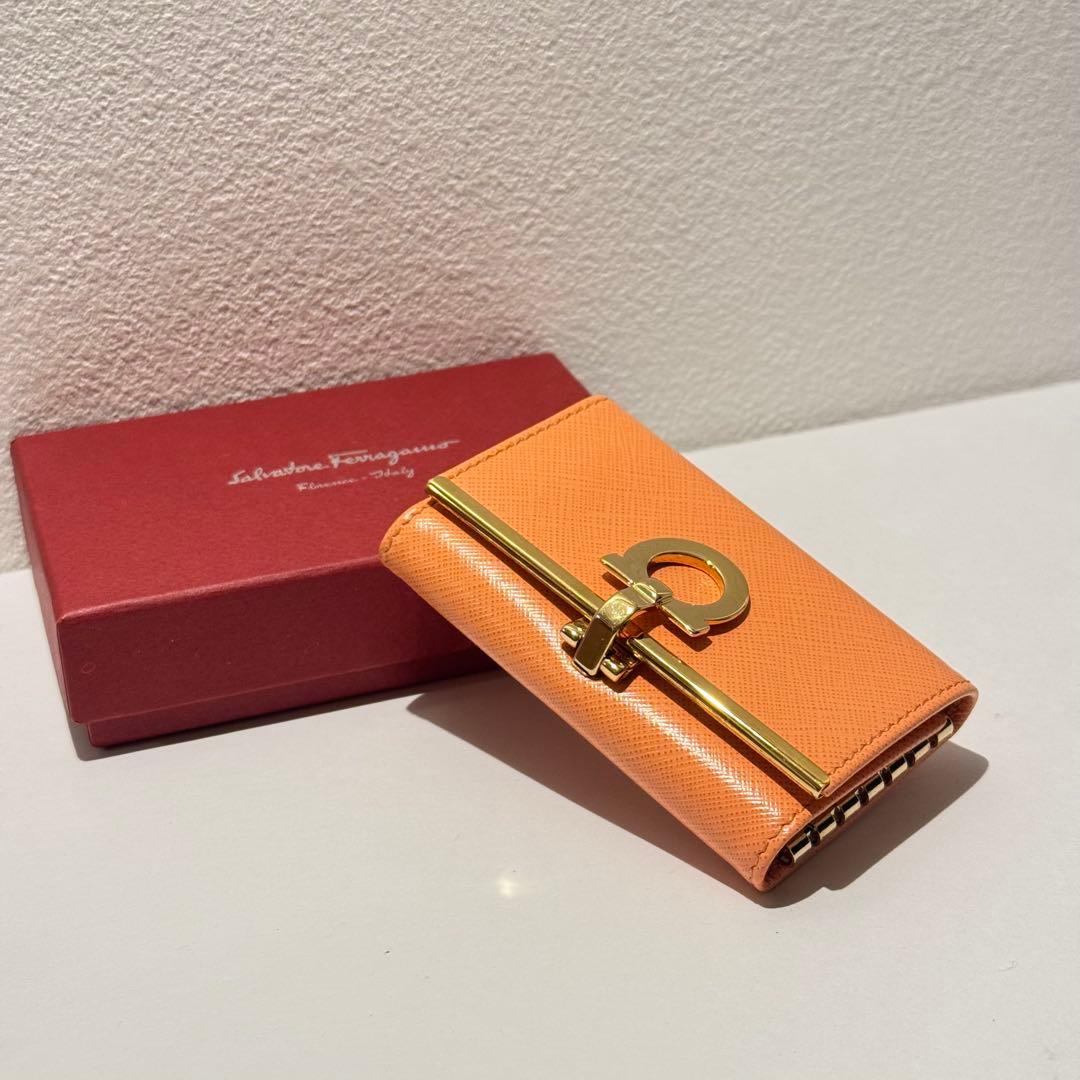 Salvatore Ferragamo キーケース