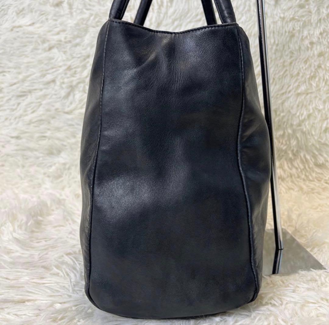 美品✨ PRADA トートバッグ オールレザー 三角ロゴプレート 黒