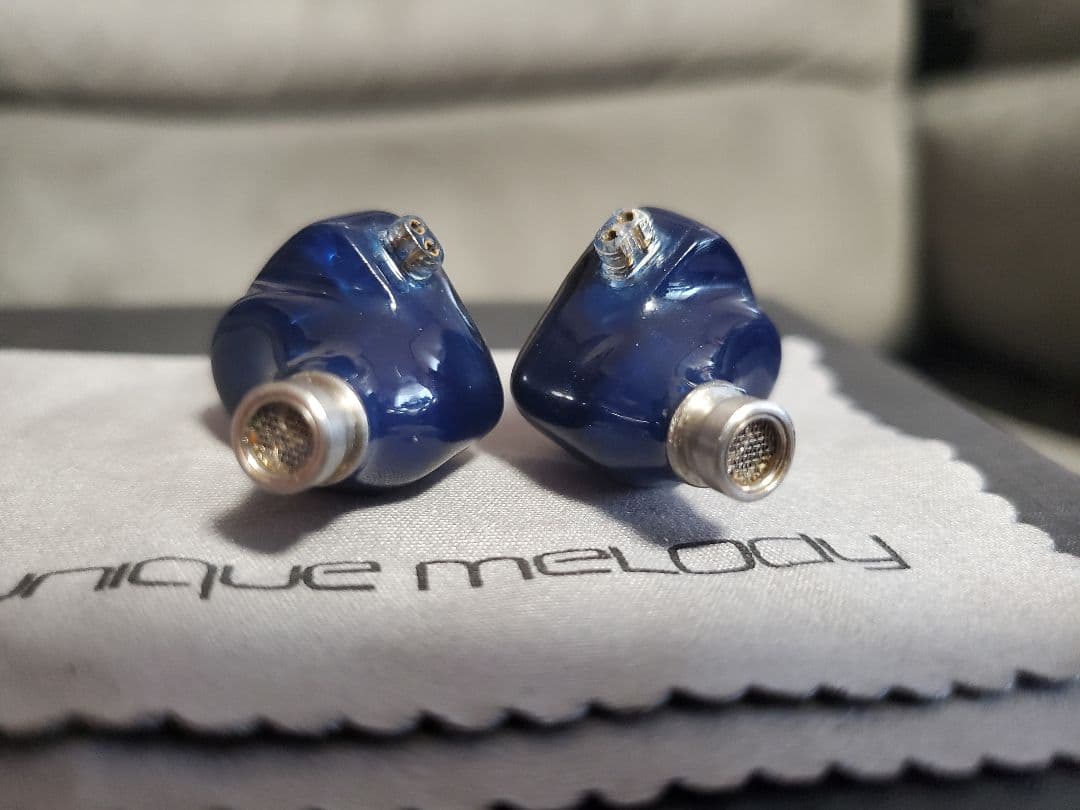 イヤホン Unique Melody mini Mest