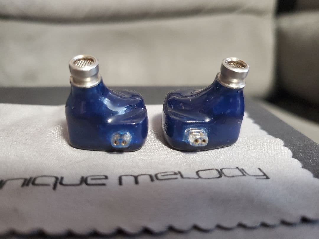 イヤホン Unique Melody mini Mest